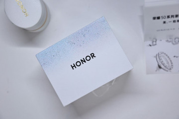 Honor  :  ,  