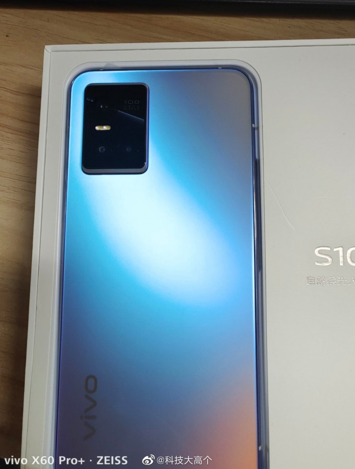 Vivo S10    ,   