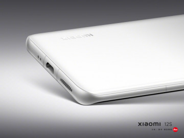 Лидер Xiaomi показал белый Xiaomi 12S и раскрыл его характеристики