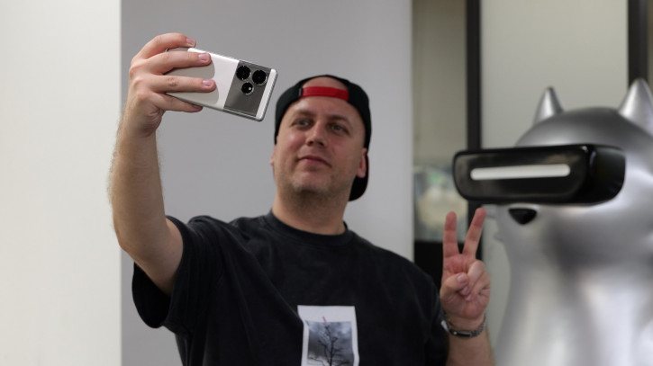 !      Realme GT6