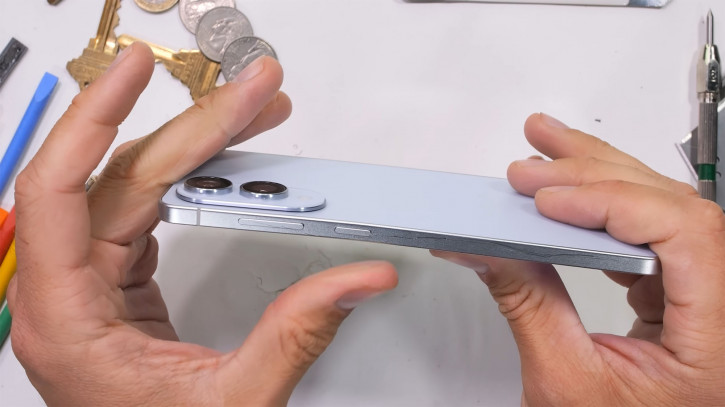     Galaxy S25 Edge:     ?