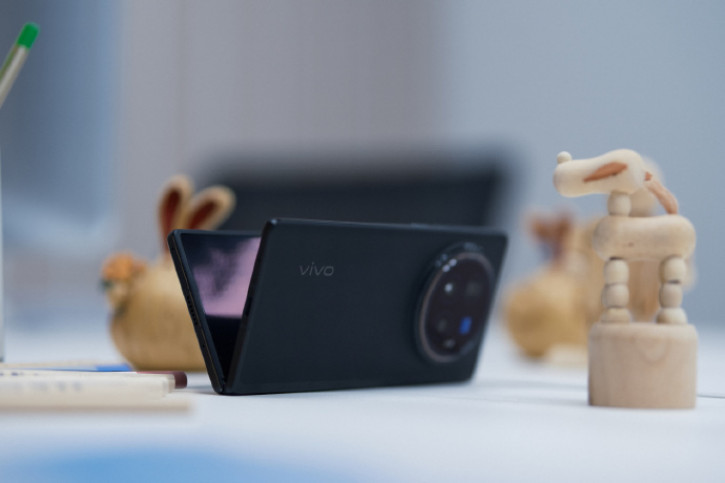     Vivo X200 FE  Vivo X Fold 5