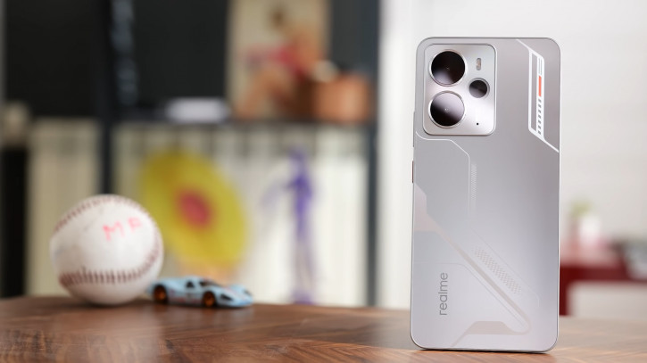 ВИДЕО: обзор Realme 14 – базис народной линейки