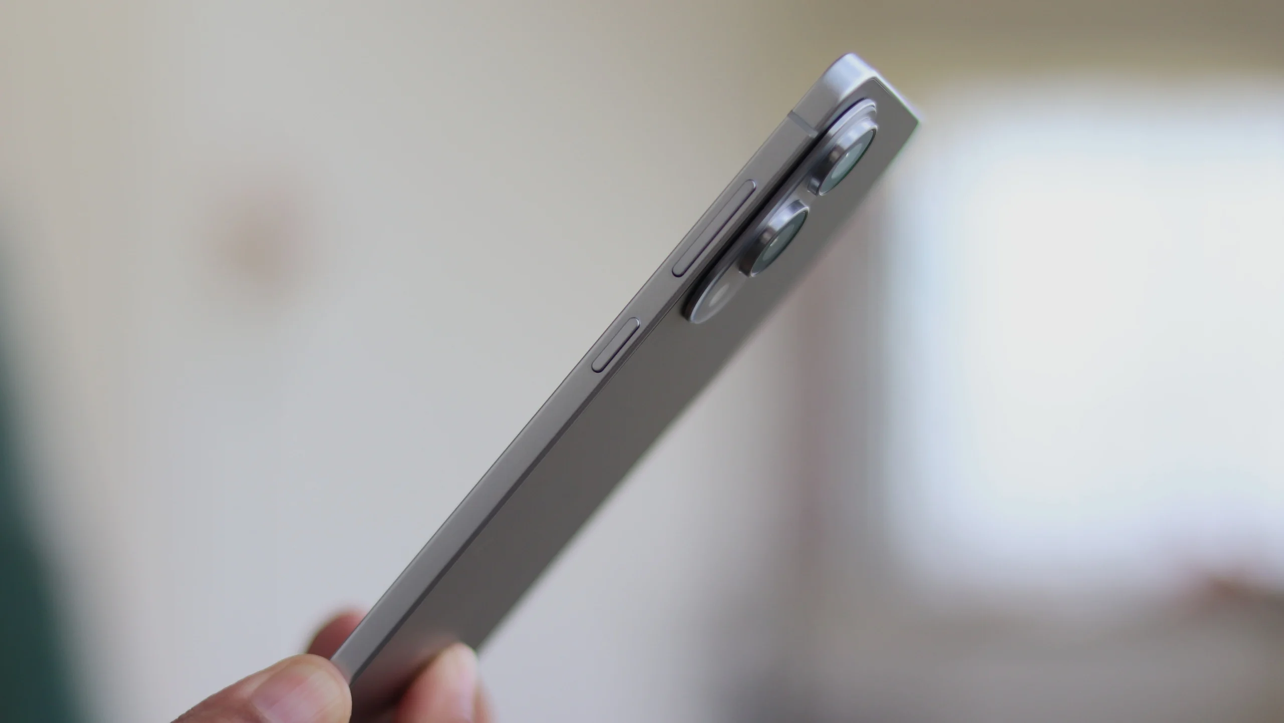  Galaxy S25 Edge ? Samsung    
