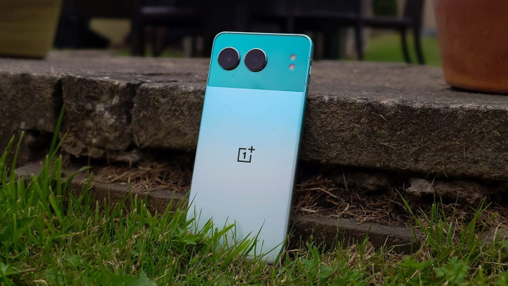 OnePlus Nord 5  CE5    :   ?