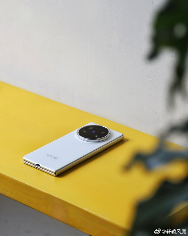 Vivo X Fold 5        