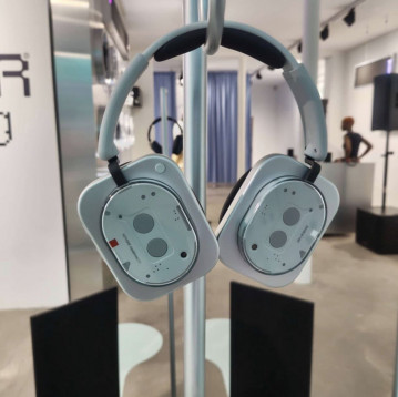 Nothing Headphone (1)      