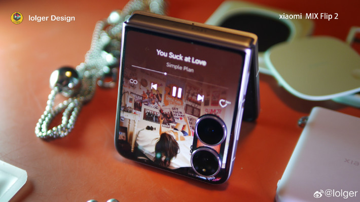 Xiaomi Mix Flip 2 уже красуется на студийных фото во всех расцветках
