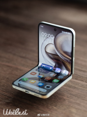 Xiaomi Mix Flip 2 уже красуется на студийных фото во всех расцветках