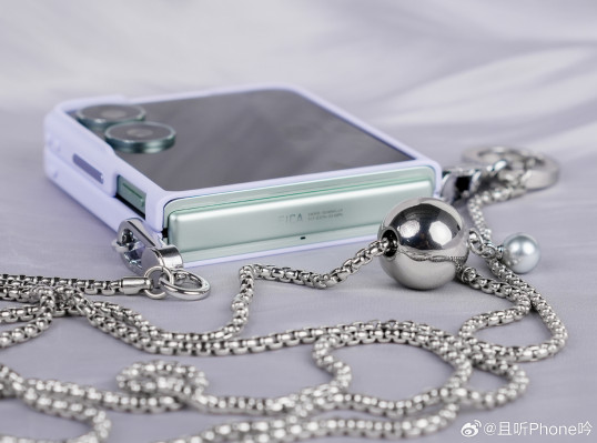 Xiaomi Mix Flip 2 уже красуется на студийных фото во всех расцветках