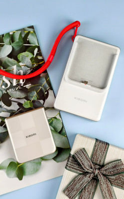 Xiaomi Mix Flip 2 уже красуется на студийных фото во всех расцветках
