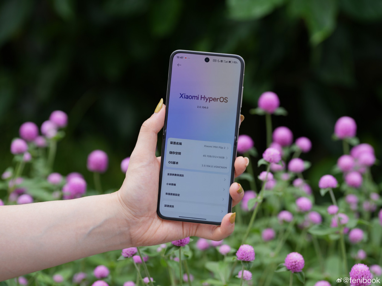 Xiaomi Mix Flip 2 уже красуется на студийных фото во всех расцветках