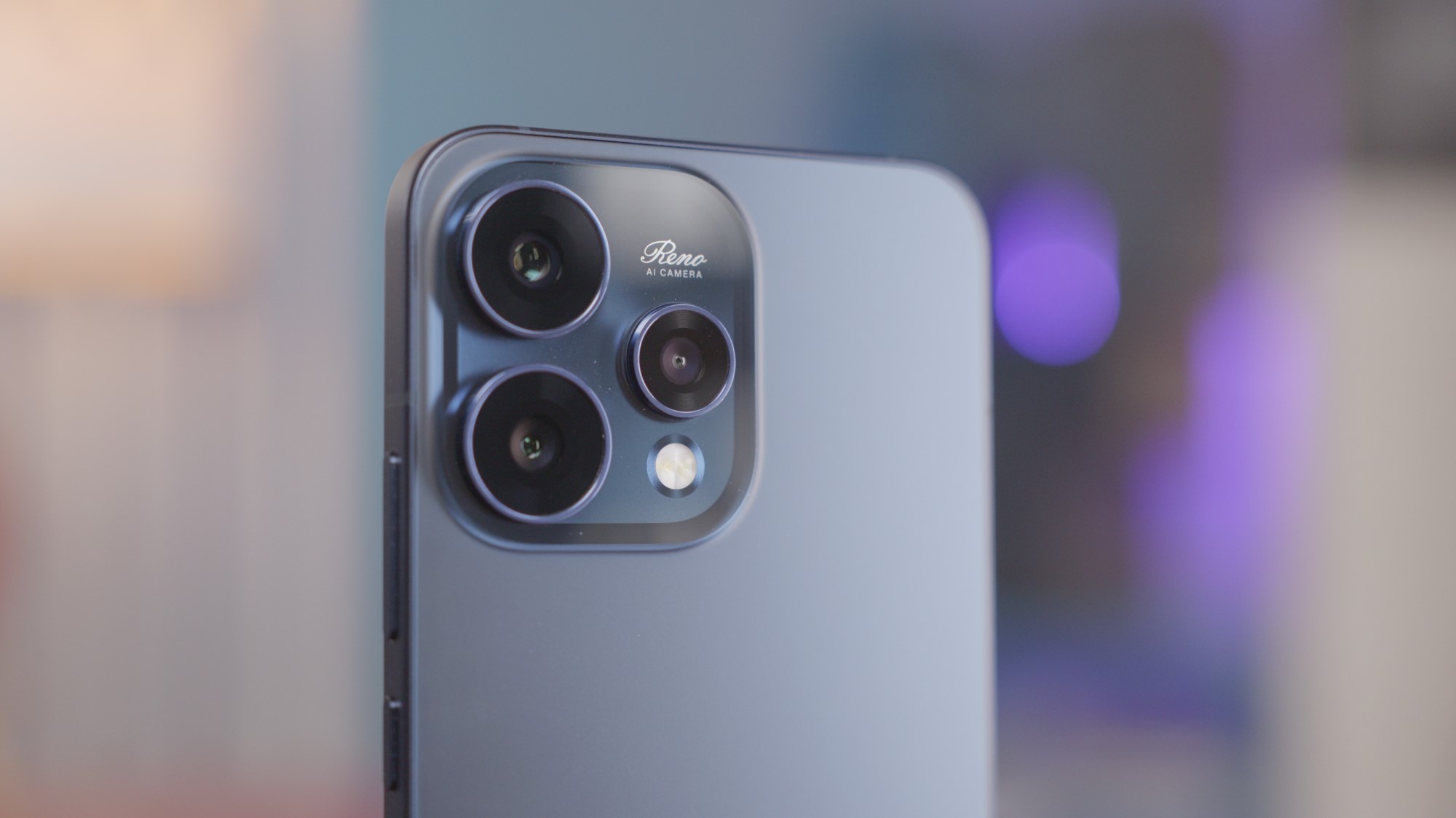 OPPO Reno 15 подешевел ниже 28 000 рублей на распродаже AliExpress