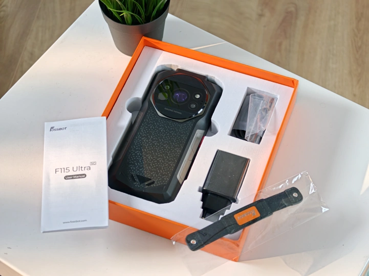 Обзор FossiBot F115 Ultra: что могут 700 грамм смартфона?