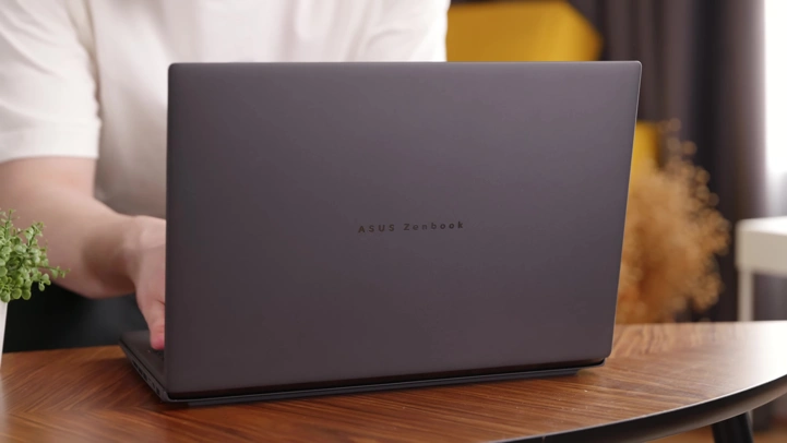 Обзор ASUS Zenbook Duo: два экрана по цене одного