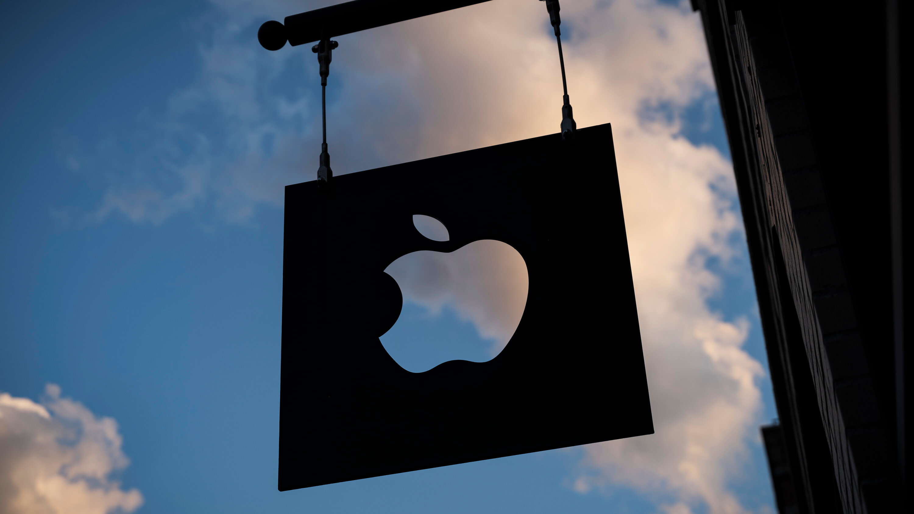 Apple повысила цены MacBook, iPad и многих других устройств