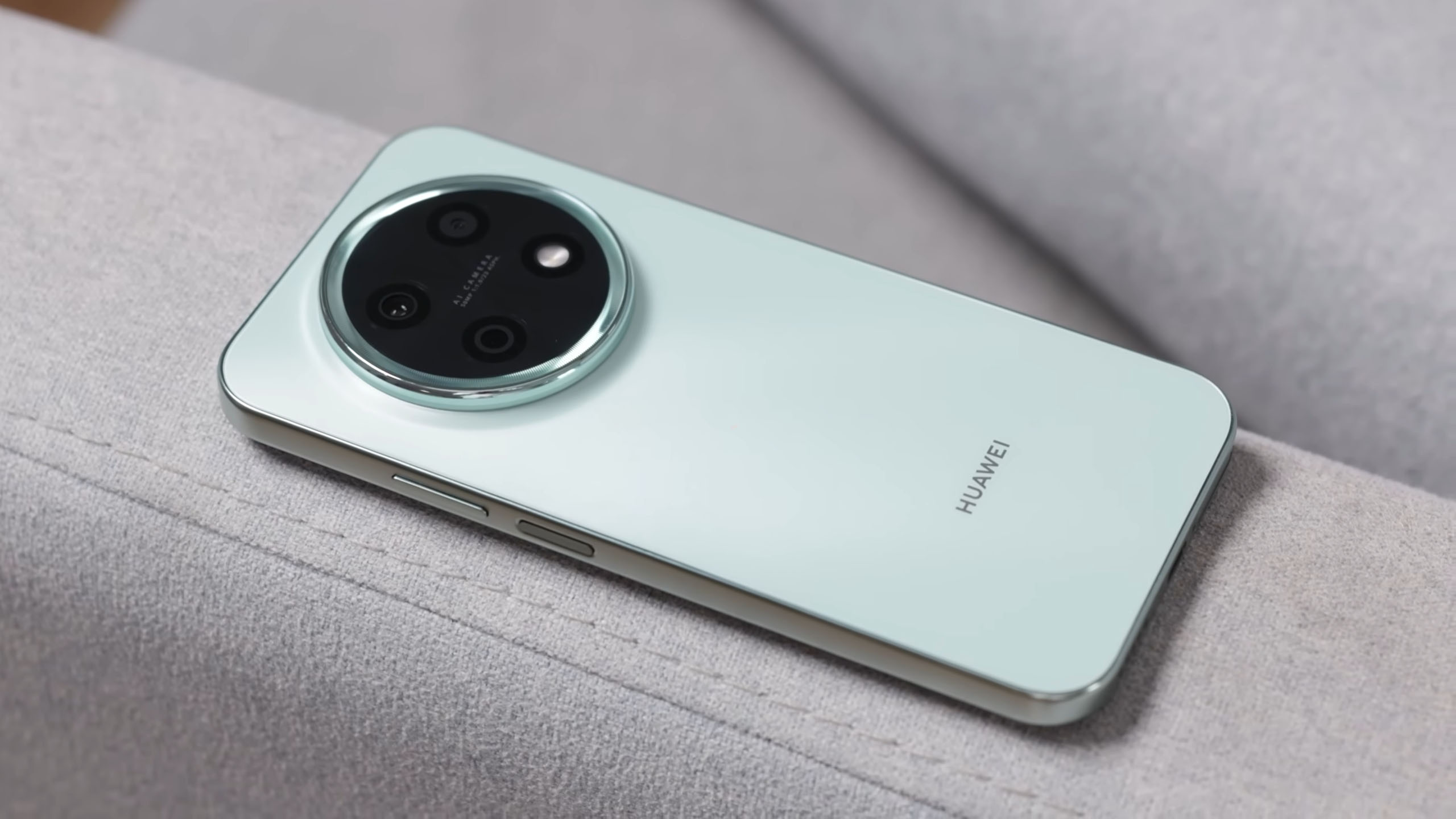 ВИДЕО: обзор Huawei Nova 15 Max – китайский бестселлер не для всех