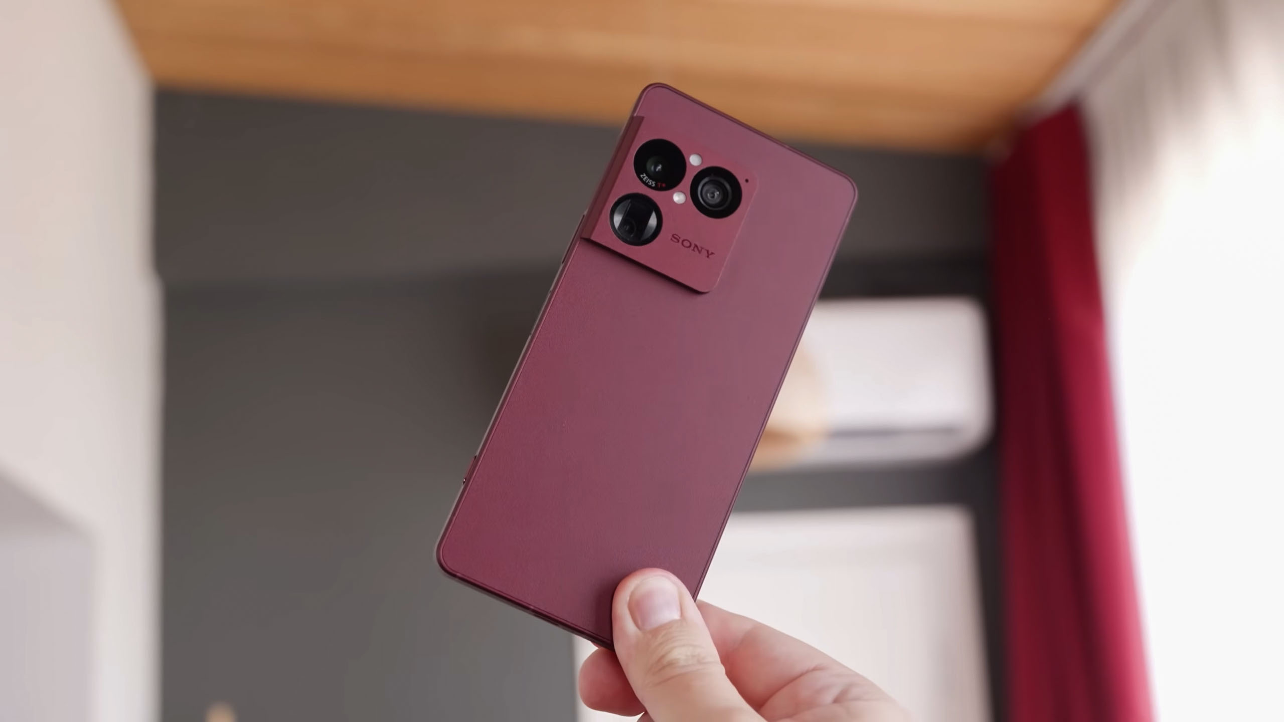 ВИДЕО: обзор Sony Xperia 1 VIII – у самурая нет цели, только путь