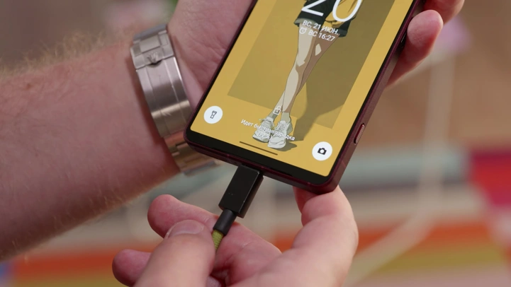 Обзор Sony Xperia 1 VIII: крутой смартфон, который тебе не нужен