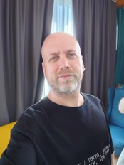 Обзор Sony Xperia 1 VIII: крутой смартфон, который тебе не нужен