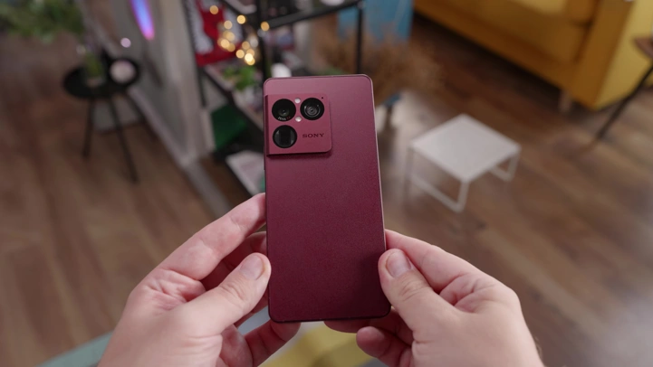 Обзор Sony Xperia 1 VIII: крутой смартфон, который тебе не нужен