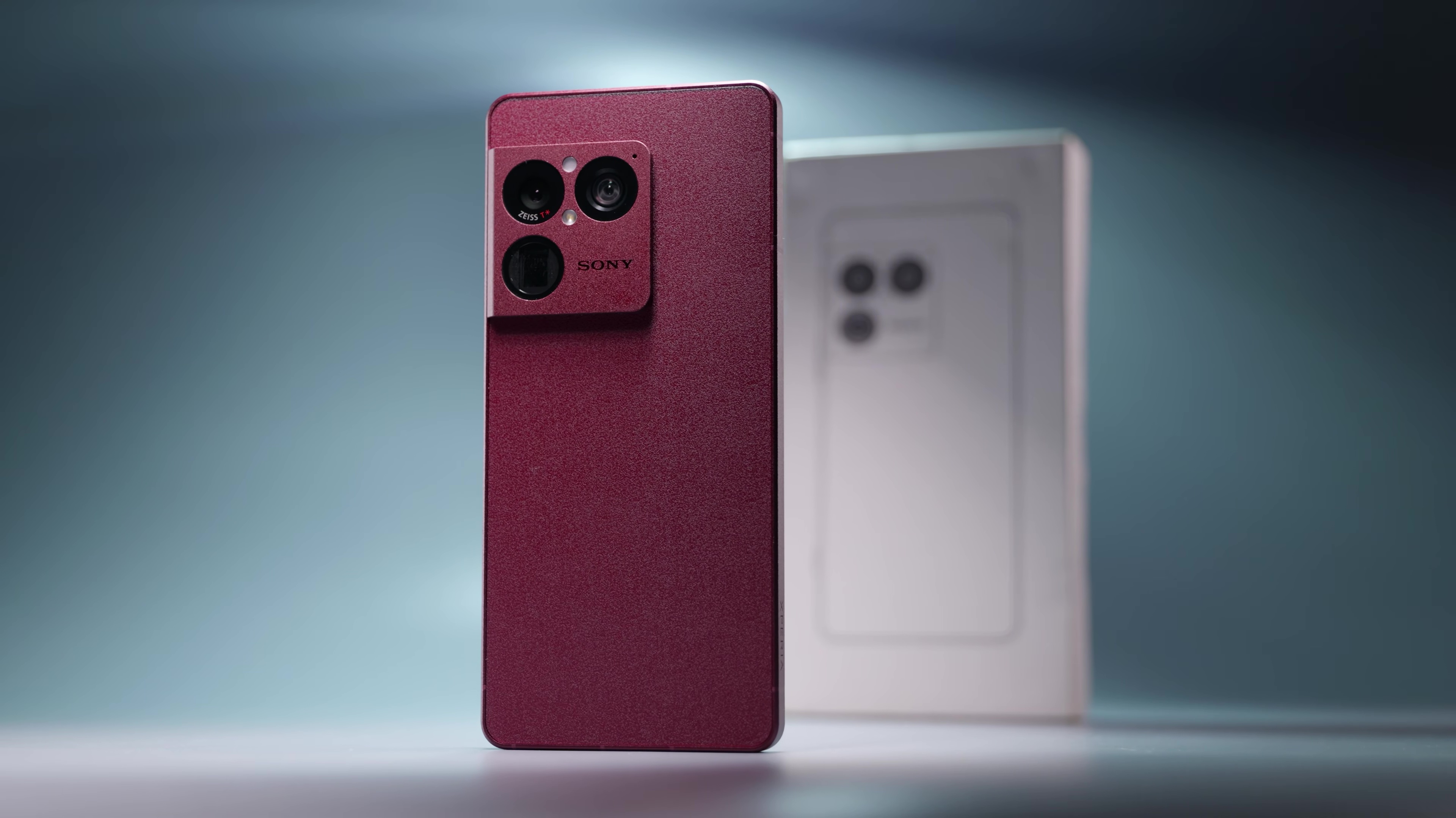 Обзор Sony Xperia 1 VIII: крутой смартфон, который тебе не нужен