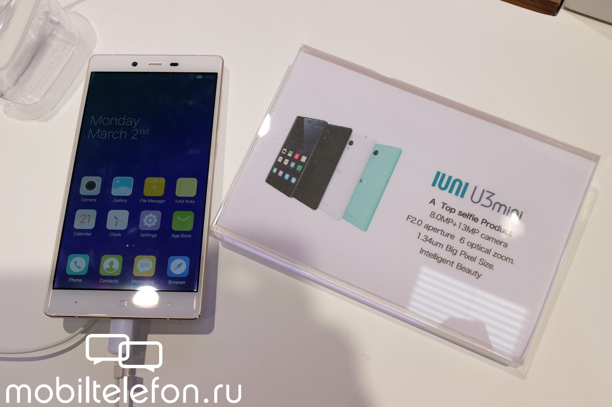 IUNI U3 и U3 mini — восточные гости на MWC 2015 (