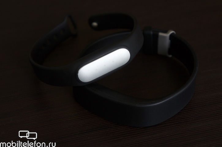  Xiaomi Mi Band Pulse    Sony SmartBand 2