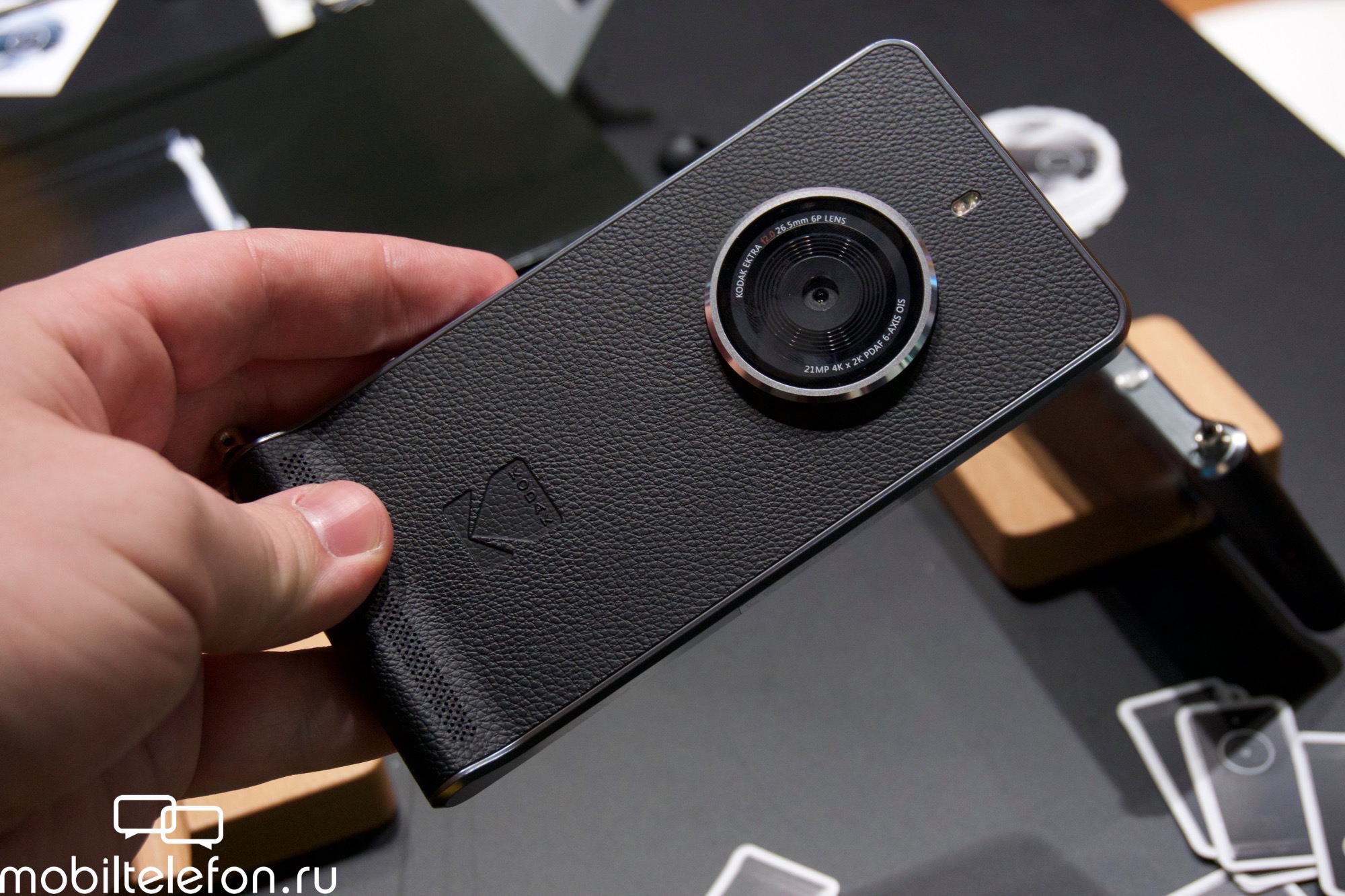 Kodak Ektra на MWC 2017: живые фото и впечатления