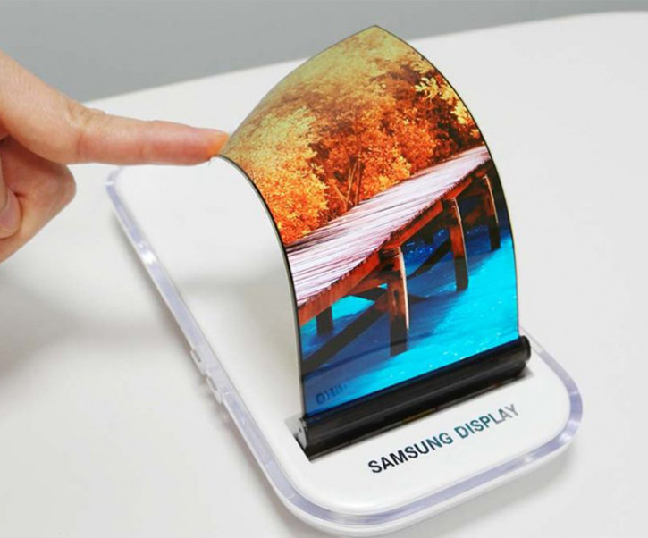 15% : Samsung    AMOLED-