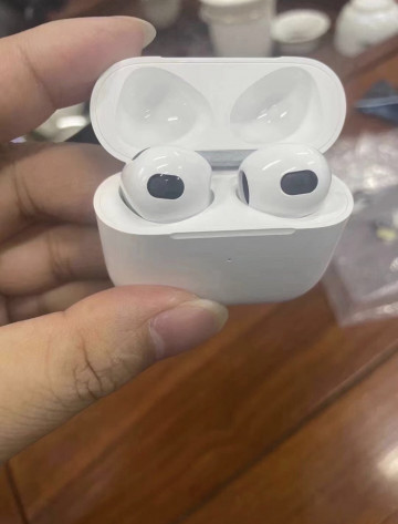 Apple AirPods 3         