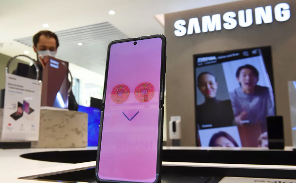 Samsung объяснила остановку поставок смартфонов в Россию