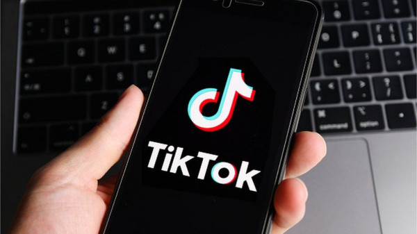 TikTok приостановил работу в России (нюансы)