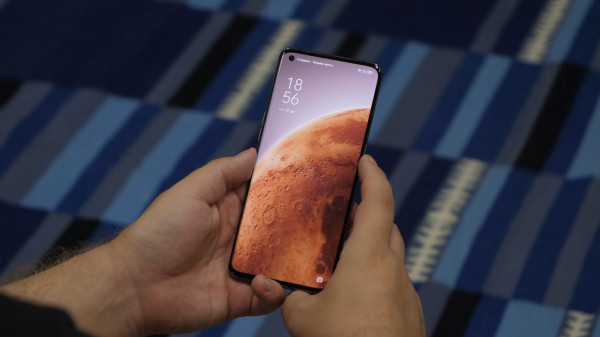  OPPO Find X3 Pro:  