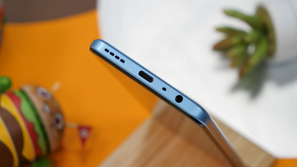  Realme 9 Pro+:     