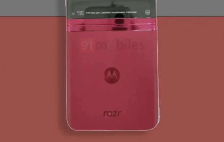 Теперь двухцветный! Motorola Razr 2023 впервые на живом фото