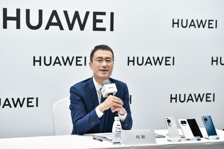 Huawei ,   P60  Mate X3    iPhone