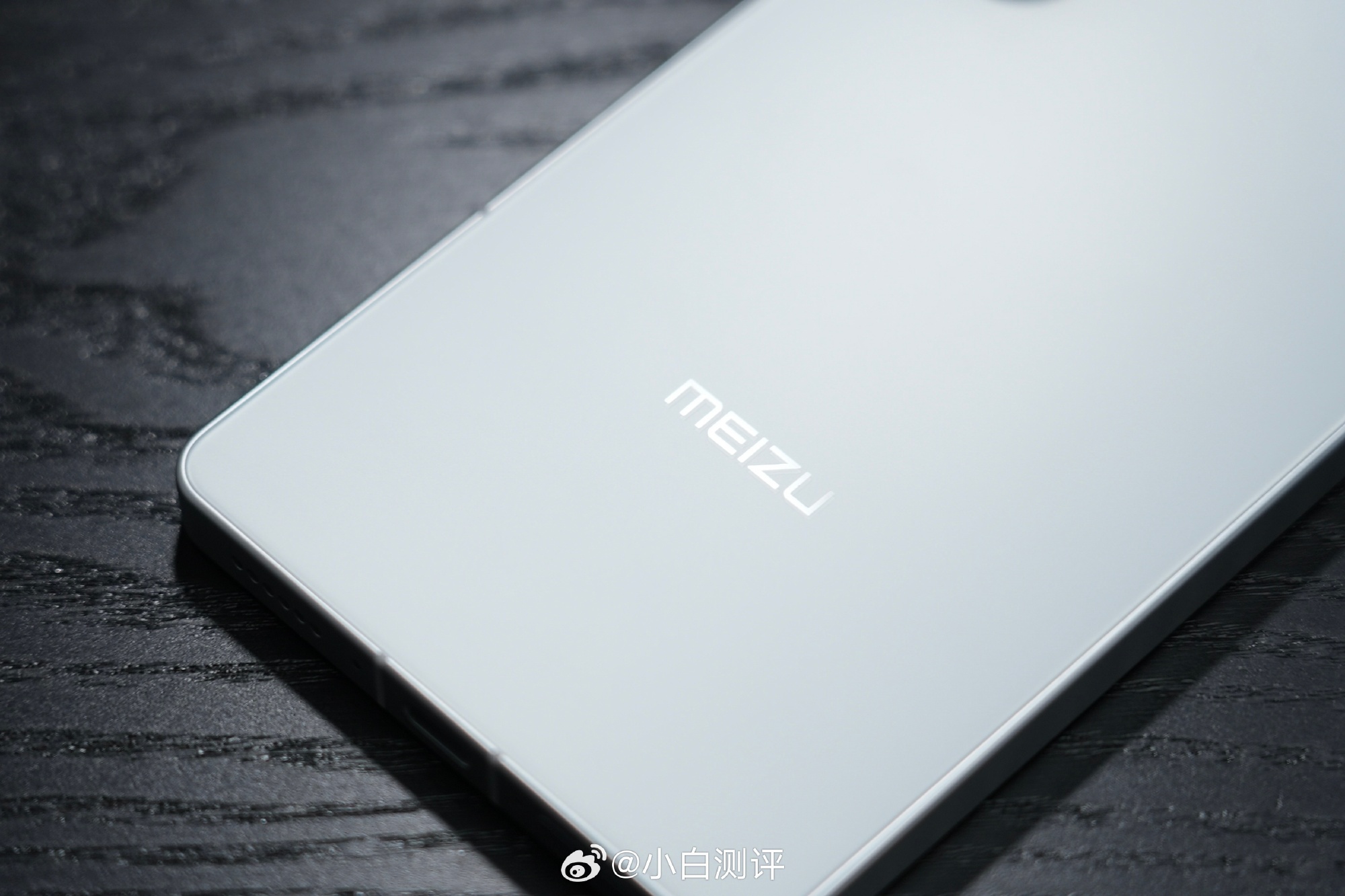 Meizu готовит среднебюджетный ИИ-смартфон: первые подробности