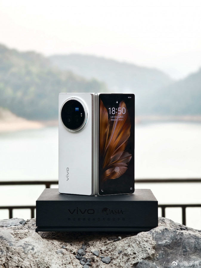    Vivo X Fold 3  3 Pro  