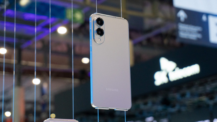 Samsung  Galaxy S25 Edge  MWC 2025,     