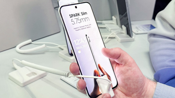  Tecno Spark Slim    MWC 2025