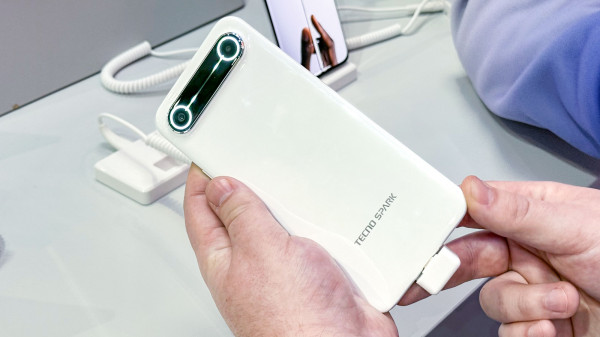  Tecno Spark Slim    MWC 2025