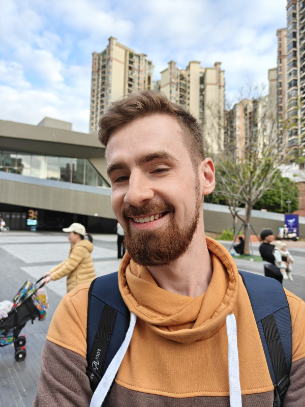  OnePlus Ace 5 Pro:  +   Elite!