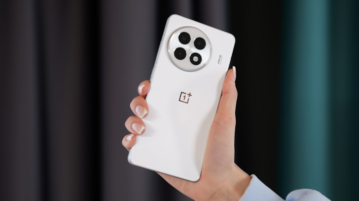  OnePlus Ace 5 Pro:  +   Elite!