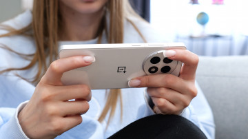  OnePlus Ace 5 Pro:  +   Elite!