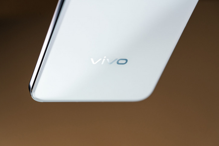 Vivo X200 Ultra      3 