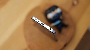  Tecno Spark Go 1:  
