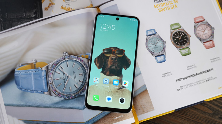  Tecno Spark Go 1:  