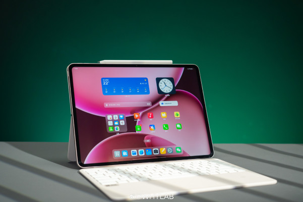 OPPO Pad 4 Pro уже красуется на студийных фото: первый взгляд