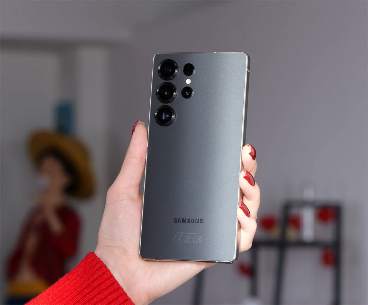 :  Samsung Galaxy S25 Ultra     ?
